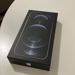 iPhone 12 pro box
